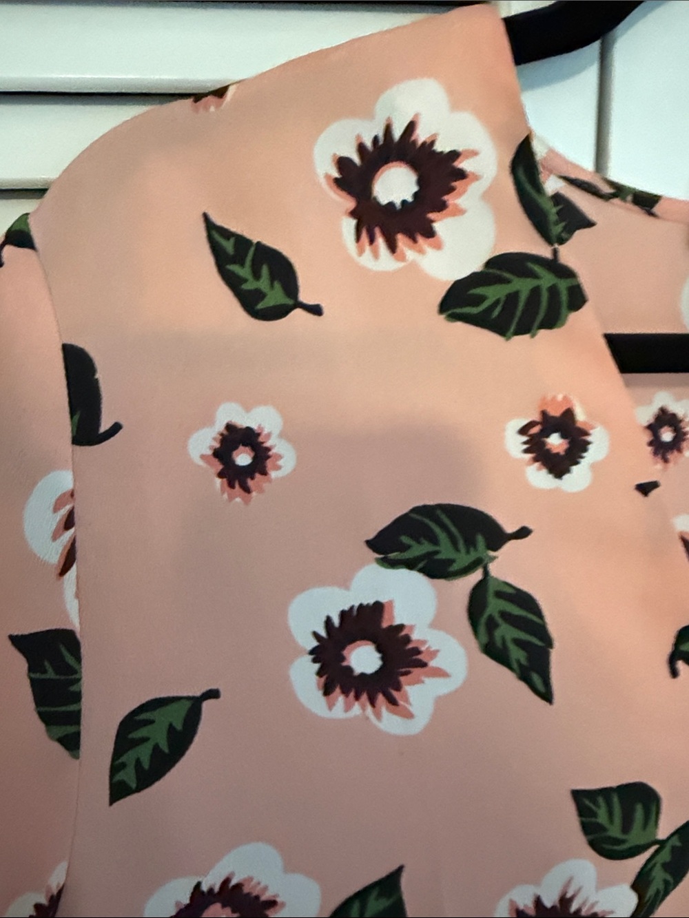 Ann Taylor Peach Floral V-Neck Blouse - Women's Top Size Medium - Picture 3 of 5